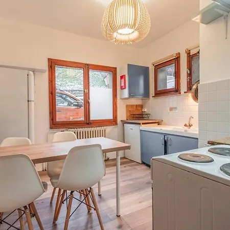 Guest house Sleeping Up To 10 In Centre