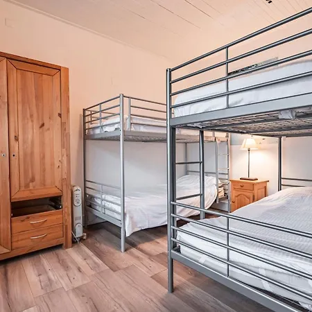 Guest house Sleeping Up To 10 In Centre