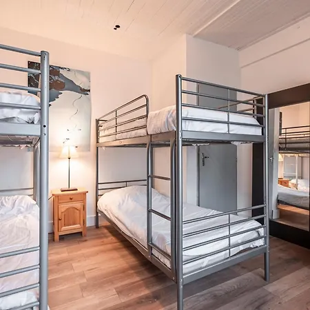 Guest house Sleeping Up To 10 In Centre *